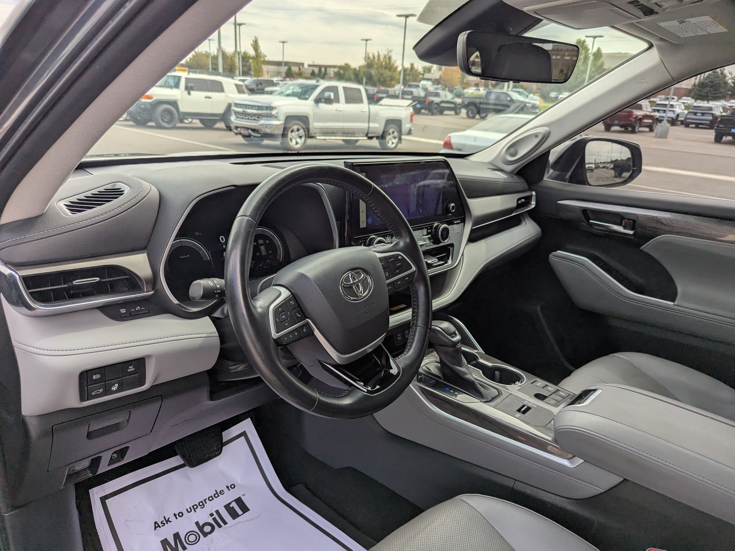 Used 2023 Toyota Highlander Limited AWD/4WD image 13