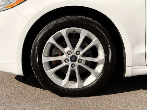Used 2019 Ford Fusion SE FWD image 10