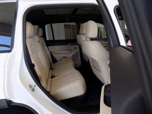 New 2026 Jeep Grand Cherokee Limited w/ Luxury Tech Group II RWD image 31