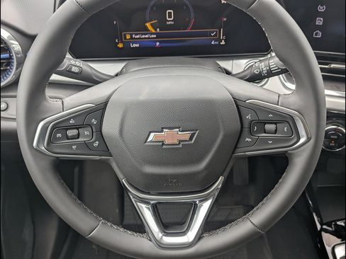 New 2026 Chevrolet Trax LT w/ LT Convenience Package FWD image 19