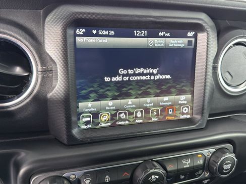 Used 2022 Jeep Wrangler Unlimited Sahara w/ Cold Weather Group AWD/4WD image 35
