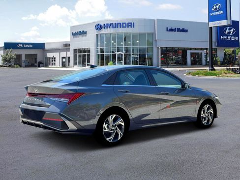 New 2026 Hyundai Elantra Limited image 7