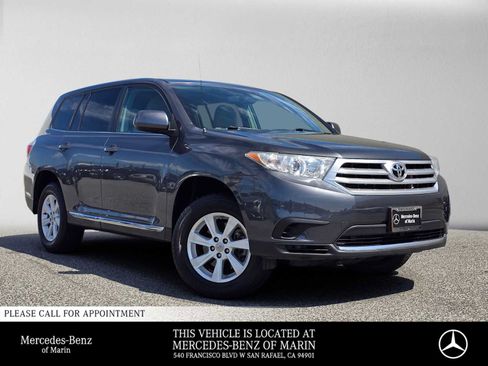 Used 2011 Toyota Highlander 2WD w/ Tow Pkg image 1