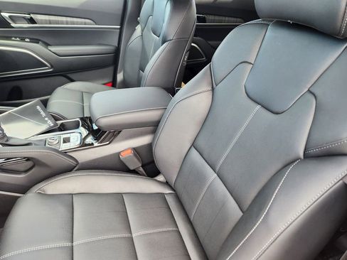 New 2025 Kia Telluride EX w/ EX Captain's Chair Package image 8