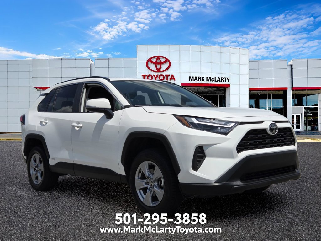 Used 2025 Toyota RAV4 XLE AWD/4WD image 7