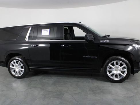 Used 2021 Chevrolet Suburban High Country image 13