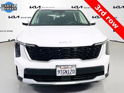 Certified 2025 Kia Sorento LX image 2