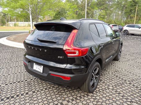 New 2026 Volvo XC40 B5 Core w/ Climate Package AWD/4WD image 5