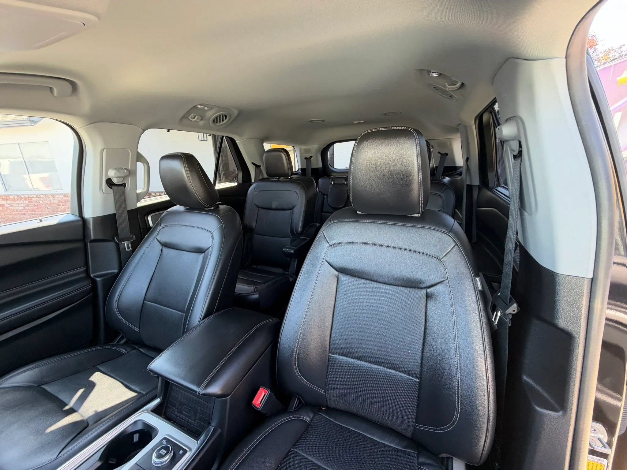 Used 2022 Ford Explorer Limited w/ Equipment Group 301A AWD/4WD image 39