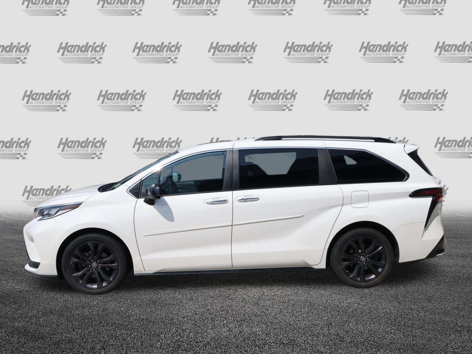 Used 2023 Toyota Sienna XSE w/ XSE Plus Package FWD image 6