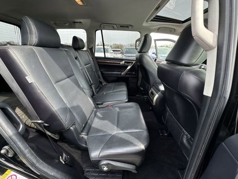 Used 2017 Lexus GX 460 Premium w/ Premium Package AWD/4WD image 28