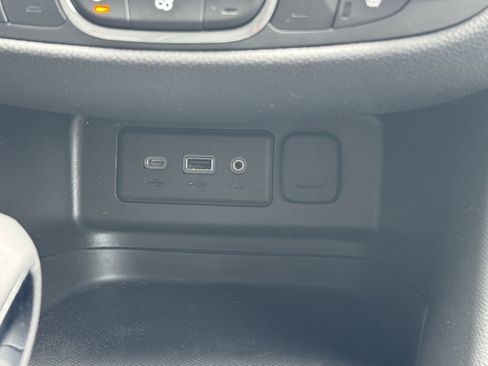 Used 2023 Chevrolet Equinox LT image 27