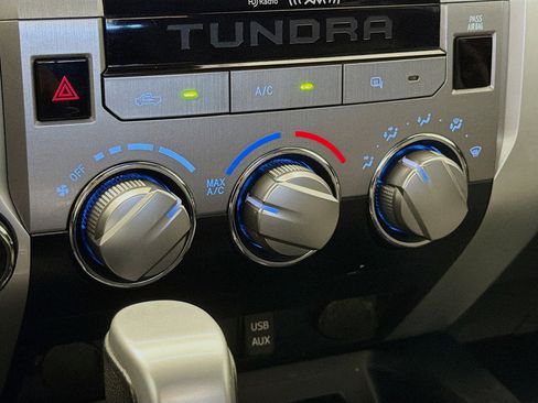 Used 2019 Toyota Tundra SR5 AWD/4WD image 10