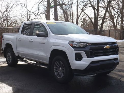 Certified 2024 Chevrolet Colorado LT w/ LT Convenience Package image 13