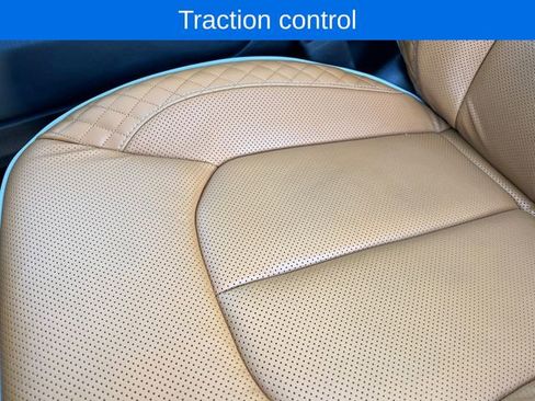 Used 2023 Chrysler Pacifica Pinnacle FWD image 14