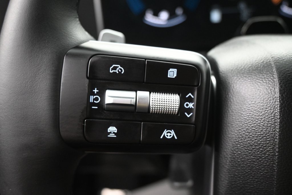Used 2026 Hyundai Santa Fe SEL FWD image 16