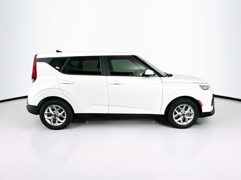 Used 2022 Kia Soul LX w/ Technology Package image 10