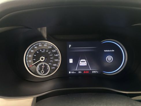 Used 2026 Genesis G70 2.5T image 11