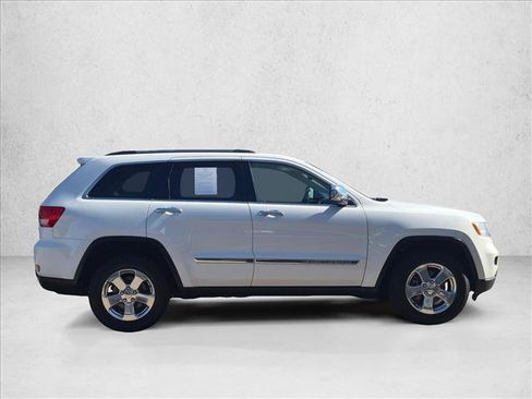 Used 2013 Jeep Grand Cherokee Limited w/ Luxury Group II AWD/4WD image 4