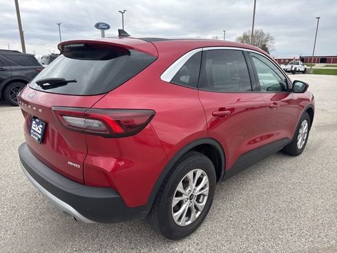 Used 2023 Ford Escape Active w/ Tech Pack #2 AWD/4WD image 3