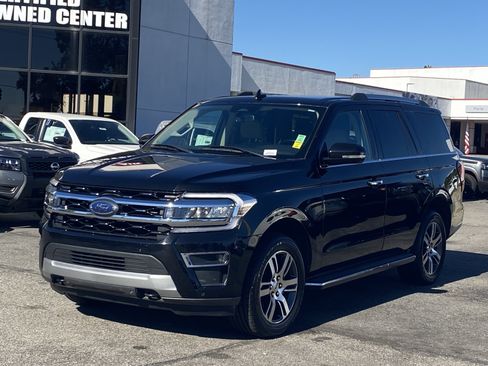 Used 2022 Ford Expedition Limited image 7