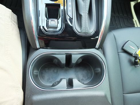 Used 2024 GMC Canyon Elevation w/ Elevation Premium Package AWD/4WD image 25