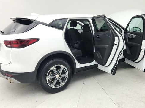 Certified 2025 Chevrolet Blazer LT FWD image 12