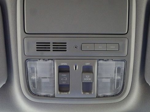 Used 2021 Honda CR-V Touring image 23