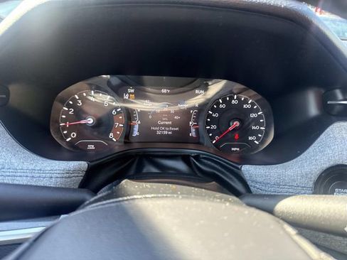 Used 2024 Jeep Compass Latitude image 33