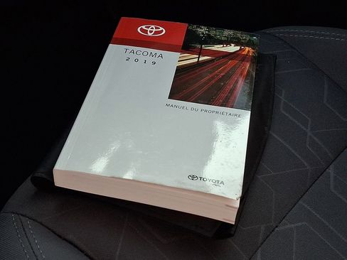 Used 2019 Toyota Tacoma TRD Sport image 28