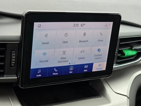 Used 2021 Ford Explorer XLT w/ Equipment Group 202A AWD/4WD image 43