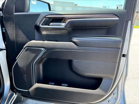 Used 2023 Chevrolet Silverado 1500 LT AWD/4WD image 12