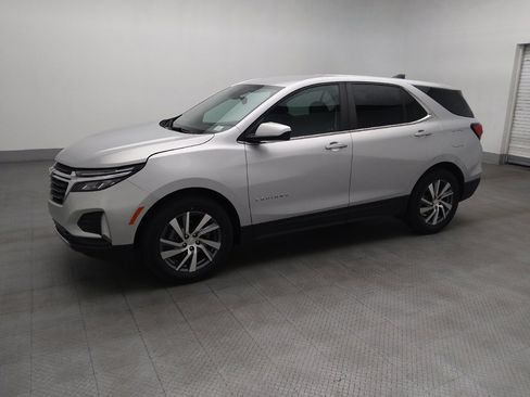 Used 2022 Chevrolet Equinox LT FWD image 2
