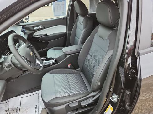 Used 2026 Chevrolet Trax LT w/ Driver Confidence Package image 18