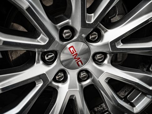 Used 2023 GMC Yukon Denali w/ LPO, Floor Liner Package image 8