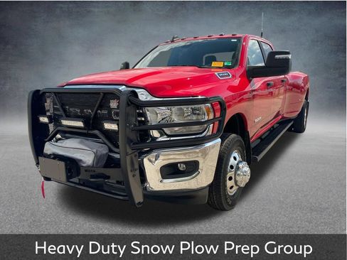 Used 2024 RAM 3500 Big Horn AWD/4WD image 4