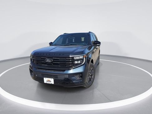 New 2026 Ford Expedition Platinum w/ Stealth Appearance Package image 3