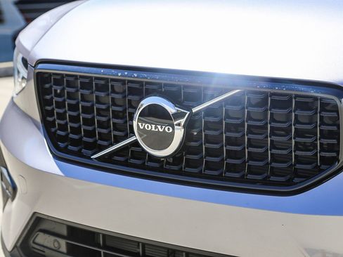 Certified 2026 Volvo XC40 B5 Core w/ Climate Package AWD/4WD image 5