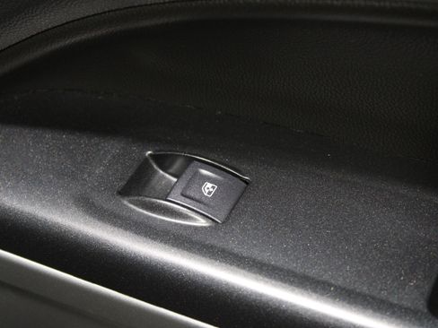 Used 2022 Chevrolet Colorado LT w/ Fleet Safety Package RWD image 23
