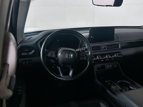 Used 2023 Honda Pilot Touring image 17