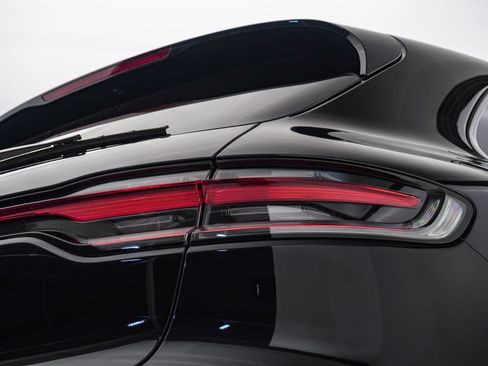 Used 2022 Porsche Macan S AWD/4WD image 12