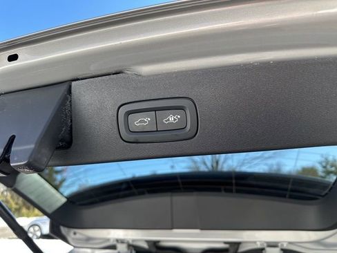 Certified 2025 Volvo V60 B5 Cross Country Plus image 36