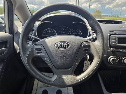Used 2018 Kia Forte LX image 10