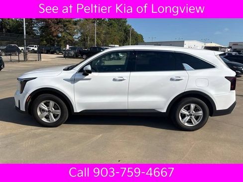 Certified 2024 Kia Sorento LX FWD image 3