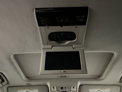 Used 2016 Cadillac Escalade ESV Luxury image 20