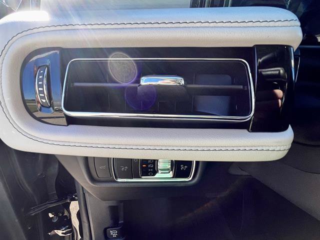Used 2025 Lincoln Aviator Reserve w/ Luxury Package RWD image 20