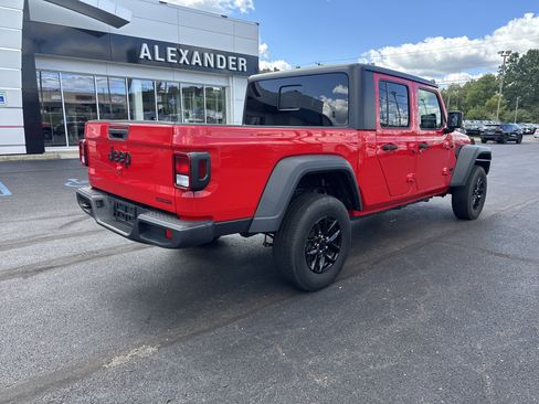 Used 2020 Jeep Gladiator Sport w/ Quick Order Package 24S AWD/4WD image 3