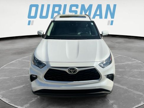 Used 2024 Toyota Highlander XLE image 9