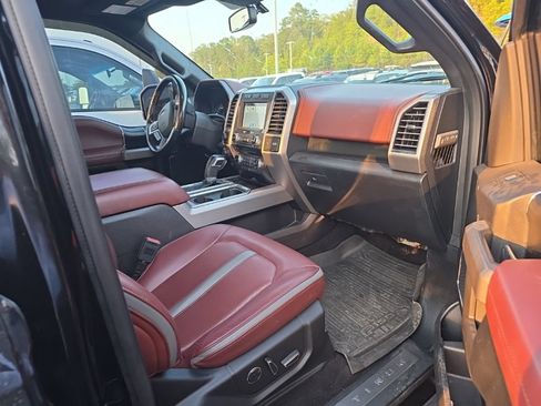 Used 2018 Ford F150 Platinum w/ Equipment Group 701A Luxury AWD/4WD image 8