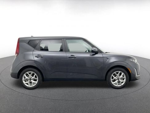 Used 2025 Kia Soul LX w/ LX Technology Package FWD image 10